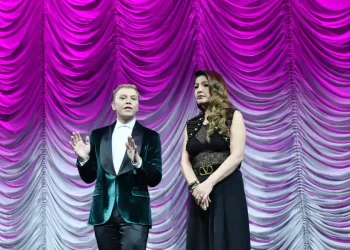 Τάκης Ζαχαράτος Έλενα Παπαρίζου The Velvet Night-2